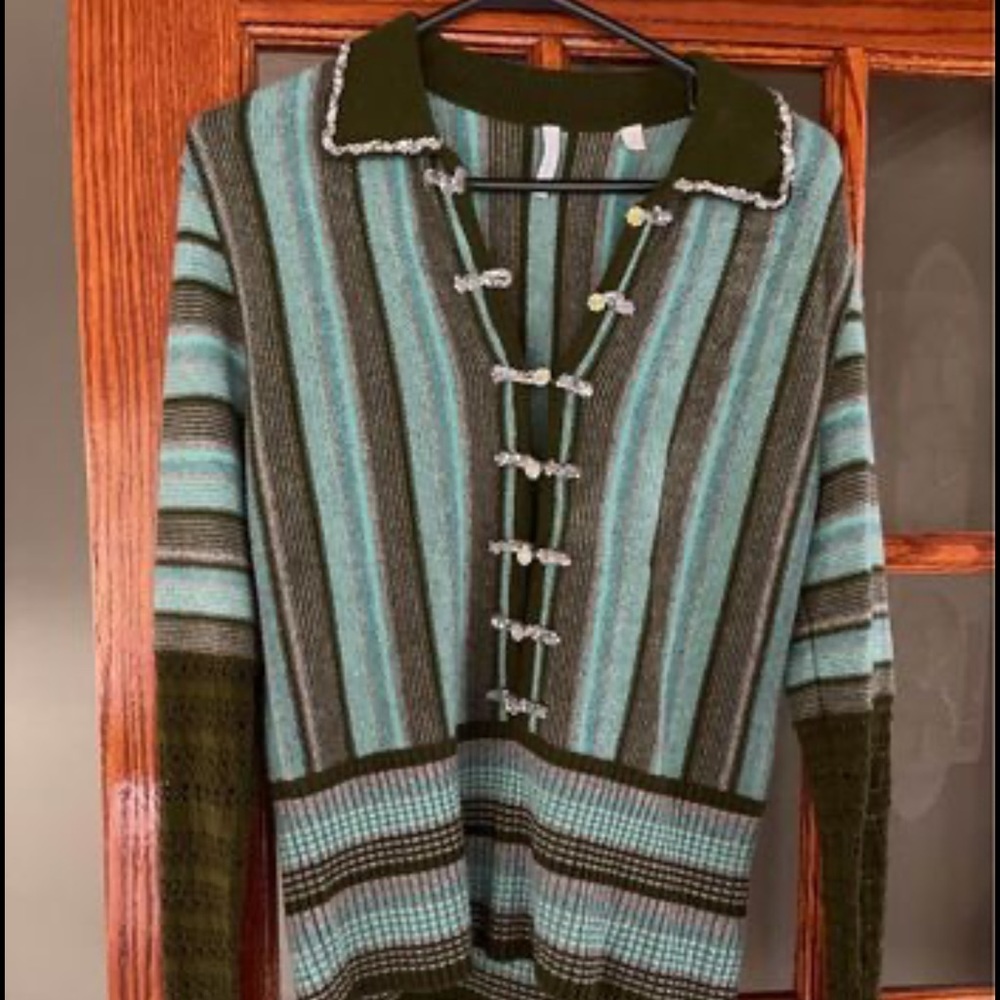 Vintage top with beautiful buttons and sequins